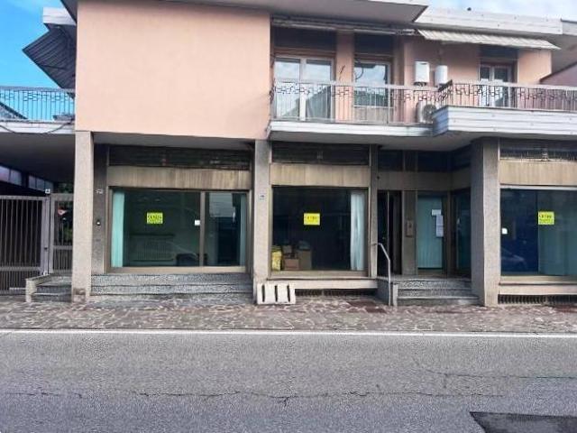 Locale Commerciale in vendita a Osio Sopra, Lombardia