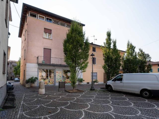 Locale Commerciale in vendita a Osio Sotto, Lombardia