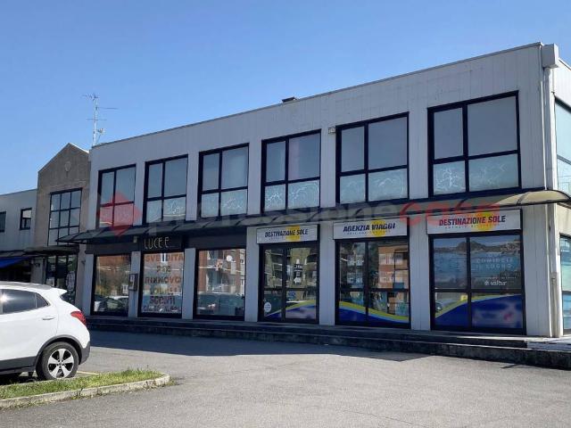 Locale Commerciale in vendita a Osio Sotto, Lombardia