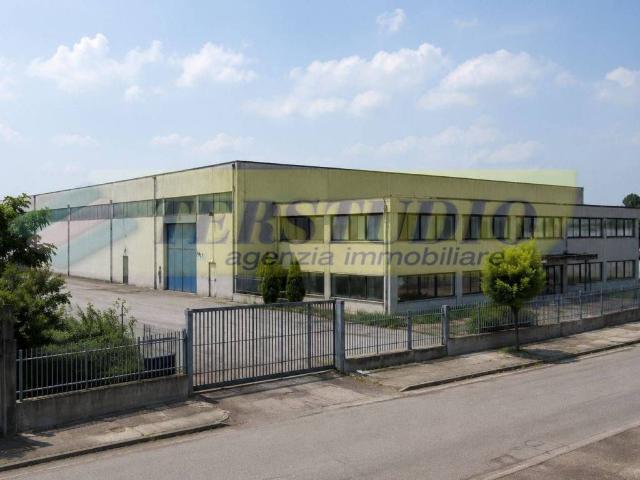 Locale Commerciale in vendita a Osnago, Lombardia