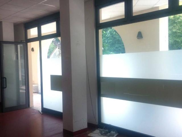 Locale Commerciale in vendita a Osnago, Lombardia