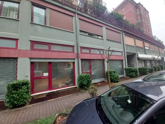 Locale Commerciale in vendita a Osnago, Lombardia
