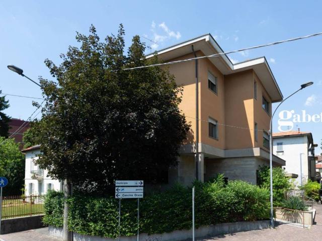 Locale Commerciale in vendita a Osnago, Lombardia