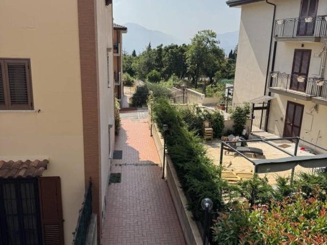 Locale Commerciale in vendita a Ospedaletto D'alpinolo, Campania