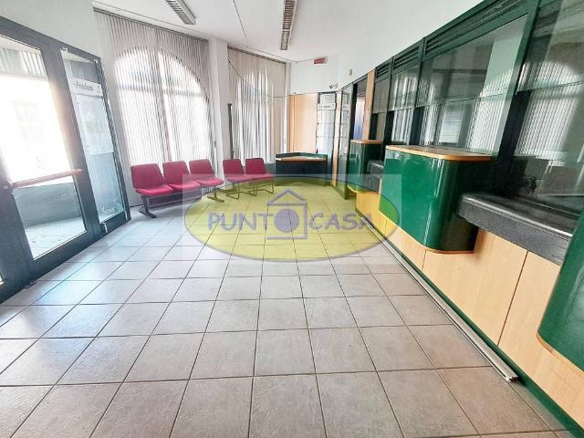 Locale Commerciale in vendita a Ospedaletto Lodigiano, Lodi