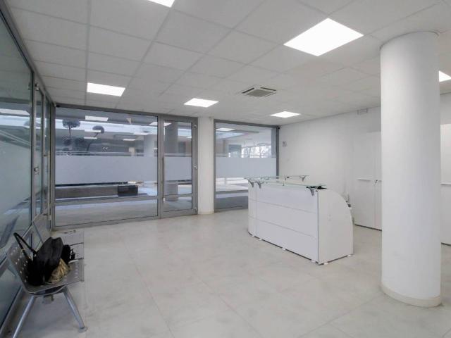 Locale Commerciale in vendita a Ospitaletto, Lombardia