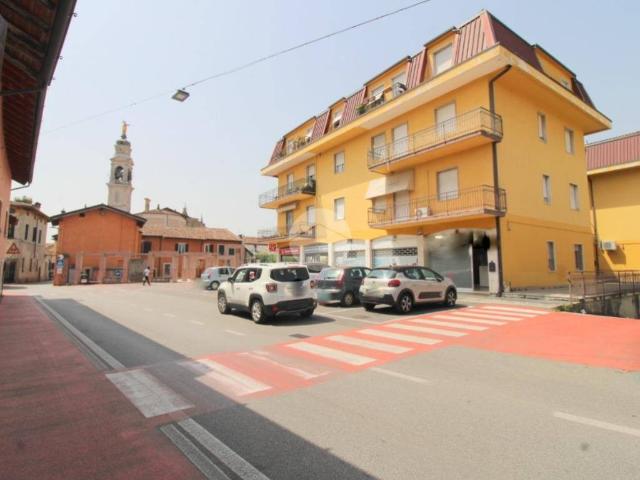 Locale Commerciale in vendita a Ospitaletto, Lombardia