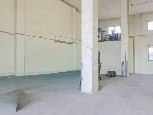 Locale Commerciale in vendita a Ospitaletto, Lombardia