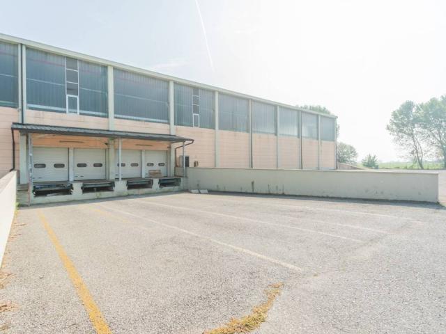 Locale Commerciale in vendita a Ossago, Lombardia