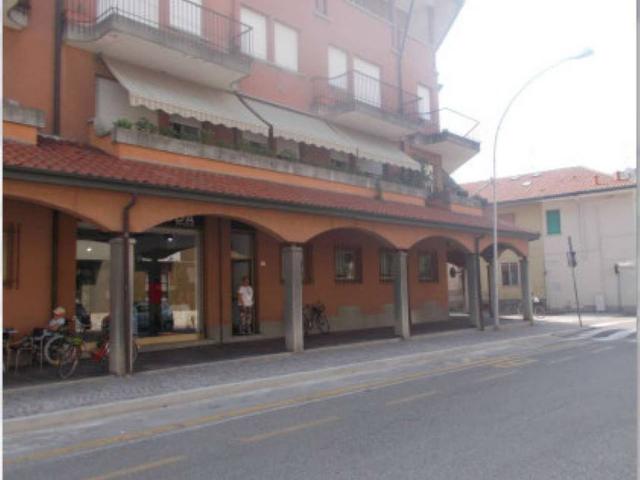 Locale Commerciale in vendita a Ossona, Lombardia