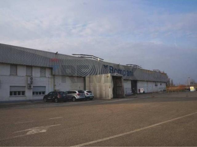 Locale Commerciale in vendita a Unione Delta del Po, Incrocio Scalabrina