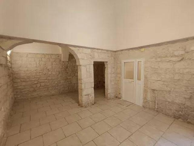 Locale Commerciale in vendita a Puglia, Brindisi