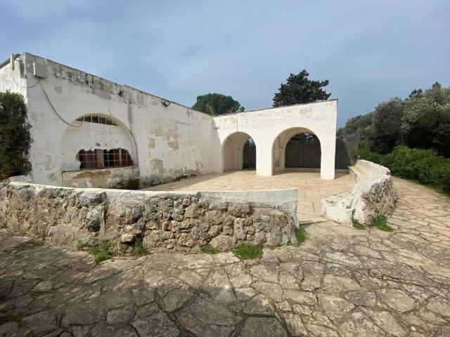 Locale Commerciale in vendita a Ostuni, Cala di Rosamarina