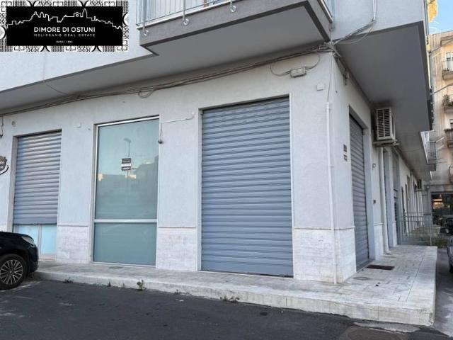 Locale Commerciale in vendita a Puglia, Brindisi
