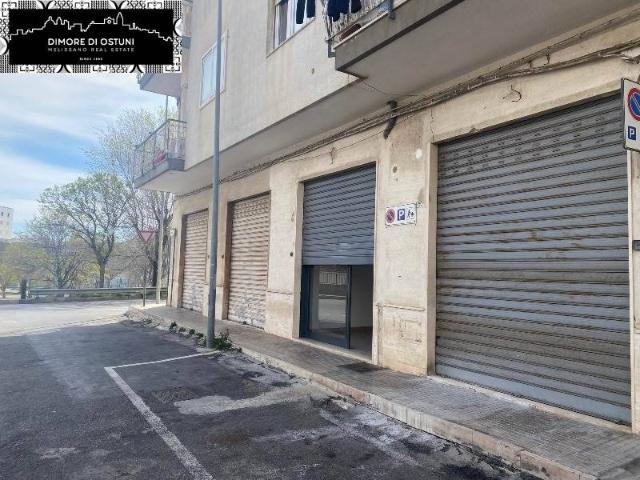 Locale Commerciale in vendita a Puglia, Brindisi