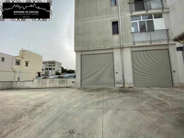 Locale Commerciale in vendita a Puglia, Brindisi
