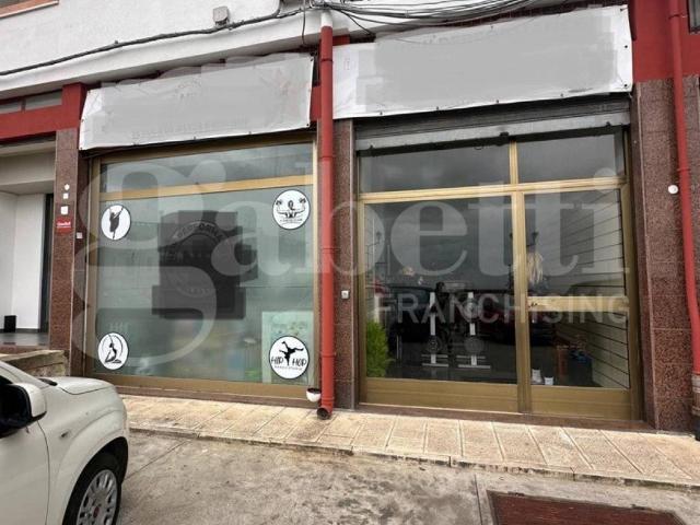 Locale Commerciale in vendita a Puglia, Brindisi