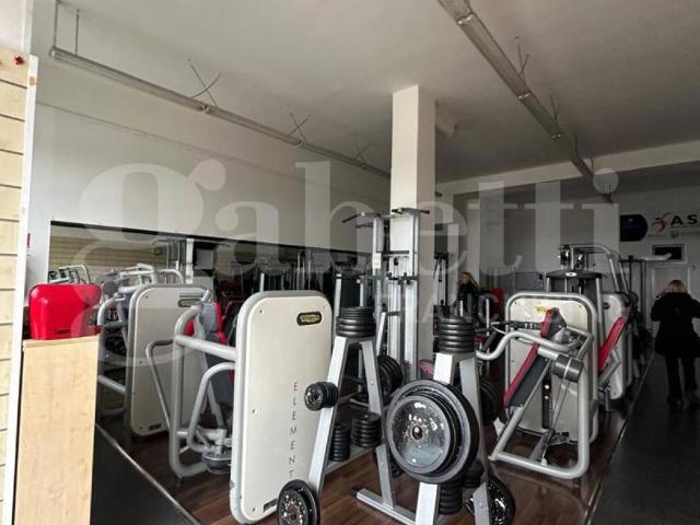 Locale Commerciale in vendita a Puglia, Brindisi