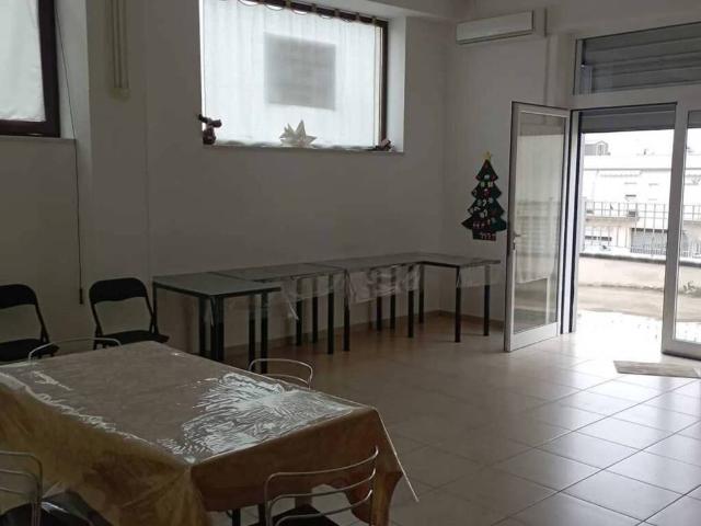 Locale Commerciale in vendita a Puglia, Brindisi