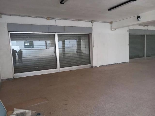 Locale Commerciale in vendita a Puglia, Brindisi