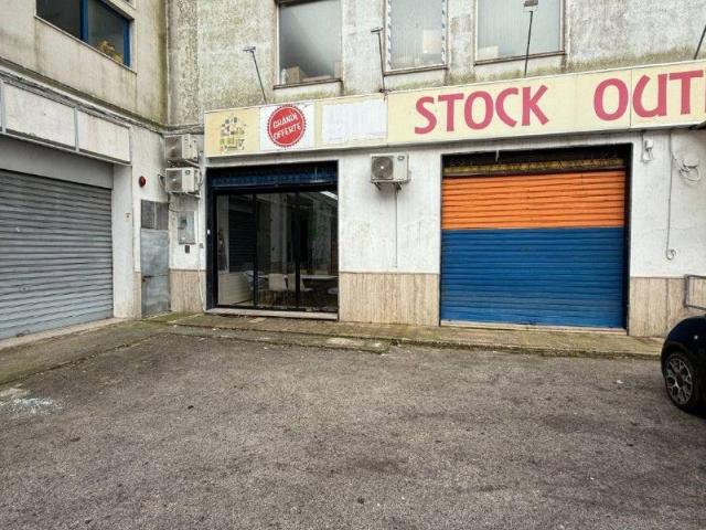 Locale Commerciale in vendita a Puglia, Brindisi