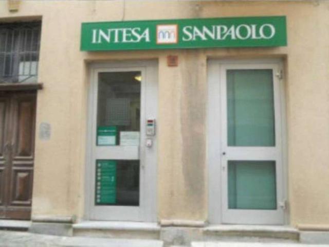 Locale Commerciale in vendita a Spinosa Alta, Piemonte