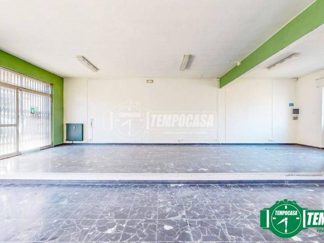 Locale Commerciale in vendita a Piemonte, Alessandria