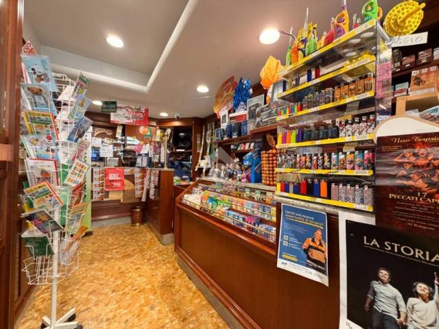 Locale Commerciale in vendita a Piemonte, Alessandria