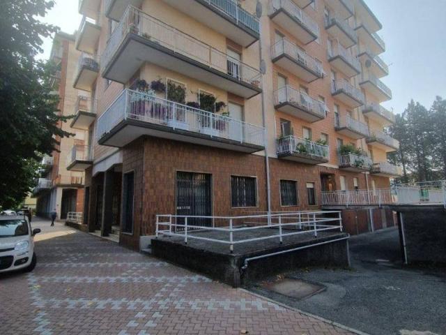 Locale Commerciale in vendita a Piemonte, Alessandria