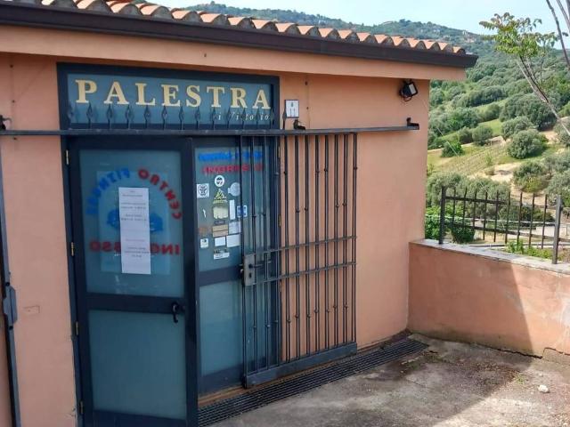 Locale Commerciale in vendita a Ozieri, Sardigna/Sardegna