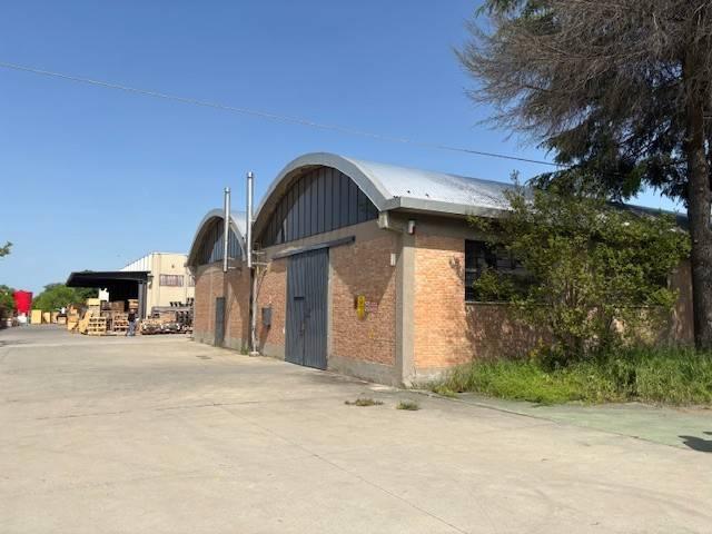 Locale Commerciale in vendita a Unione dei comuni Savena-Idice, Ozzano Dell'emilia