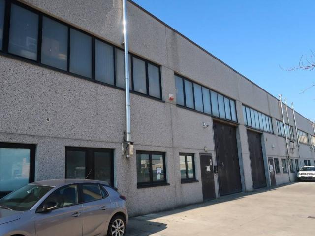 Locale Commerciale in vendita a Unione dei comuni Savena-Idice, Ozzano Dell'emilia