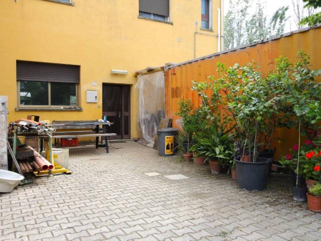 Locale Commerciale in vendita a Unione dei comuni Savena-Idice, Ozzano Dell'emilia