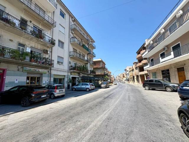 Locale Commerciale in vendita a Pace Del Mela, Sicilia