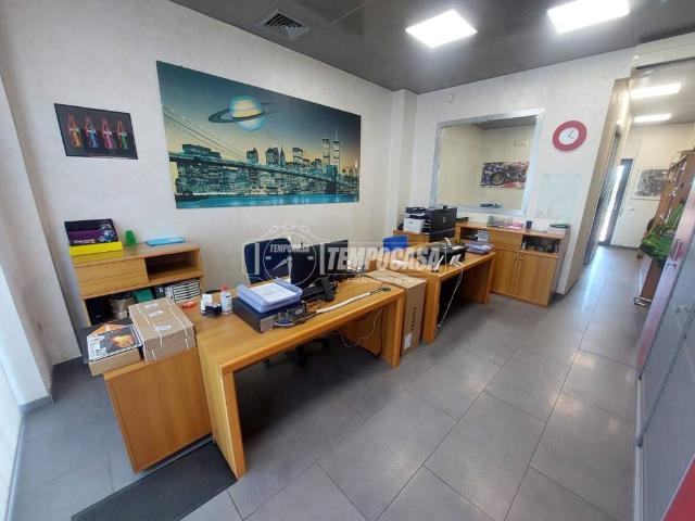 Locale Commerciale in vendita a Pace Del Mela, Sicilia