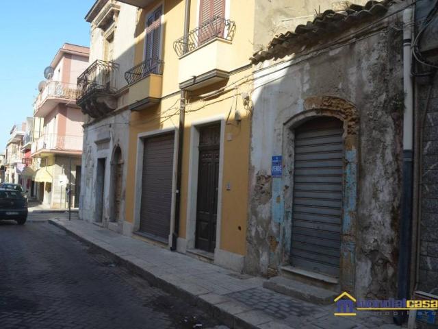 Locale Commerciale in vendita a Pachino, Sicilia