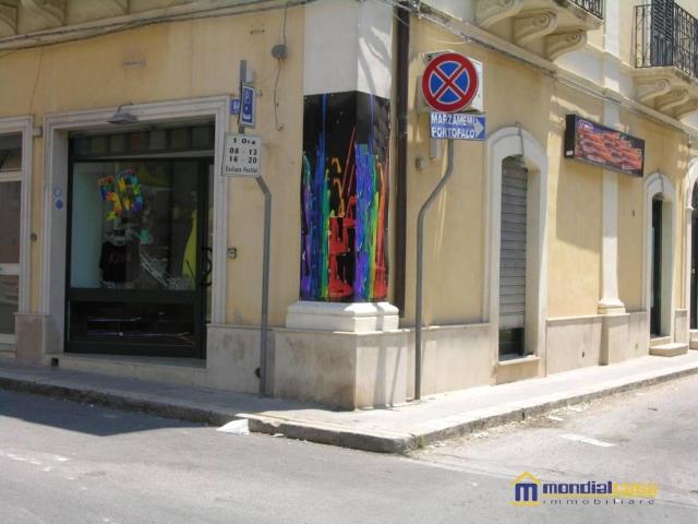 Locale Commerciale in vendita a Pachino, Sicilia
