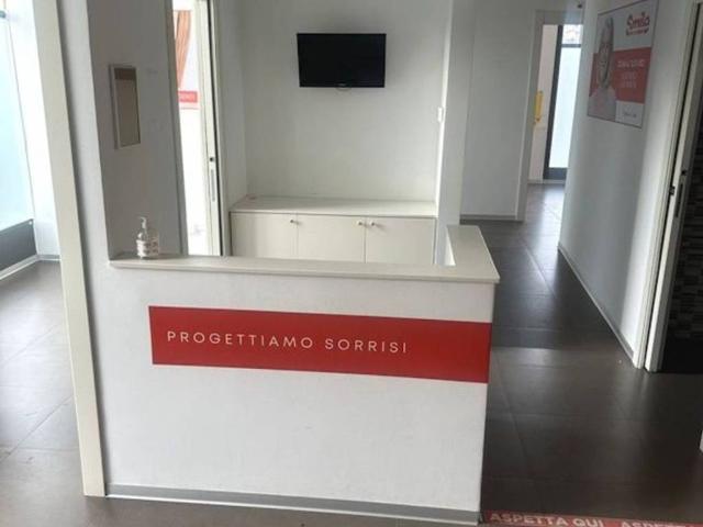 Locale Commerciale in vendita a Zona Omogenea Milano Nord, Paderno Dugnano