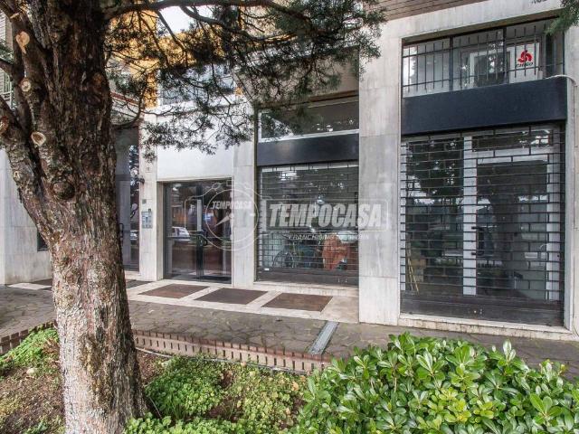 Locale Commerciale in vendita a Zona Omogenea Milano Nord, Paderno Dugnano