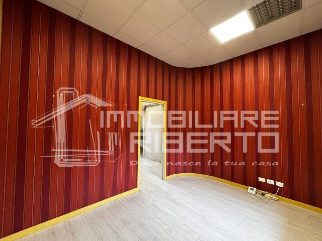 Locale Commerciale in vendita a Zona Omogenea Milano Nord, Paderno Dugnano