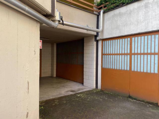 Locale Commerciale in vendita a Zona Omogenea Milano Nord, Paderno Dugnano