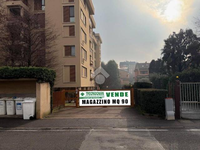 Locale Commerciale in vendita a Zona Omogenea Milano Nord, Paderno Dugnano