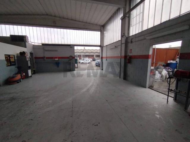 Locale Commerciale in vendita a Zona Omogenea Milano Nord, Paderno Dugnano