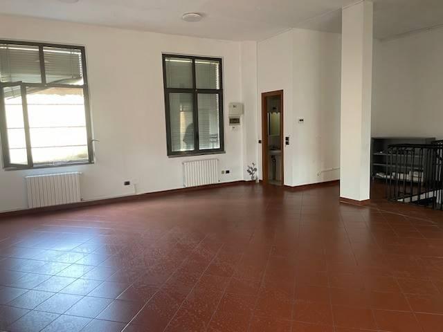 Locale Commerciale in vendita a Zona Omogenea Milano Nord, Paderno Dugnano