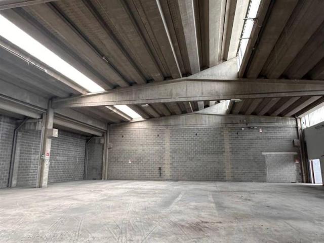 Locale Commerciale in vendita a Zona Omogenea Milano Nord, Paderno Dugnano