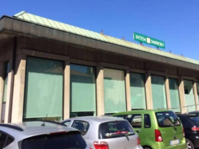 Locale Commerciale in vendita a Zona Omogenea Milano Nord, Paderno Dugnano