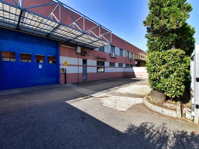 Locale Commerciale in vendita a Zona Omogenea Milano Nord, Paderno Dugnano