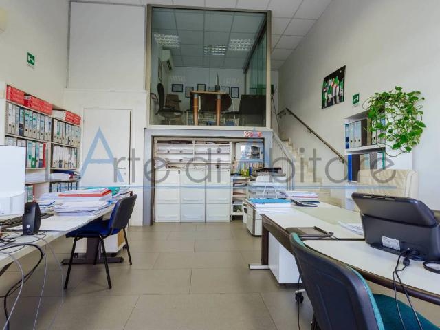 Locale Commerciale in vendita a Padova, Veneto