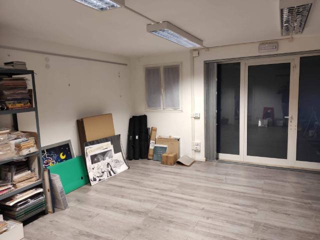 Locale Commerciale in vendita a Padova