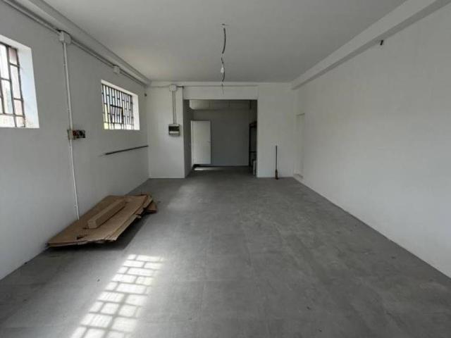 Locale Commerciale in vendita a Camin, Padova